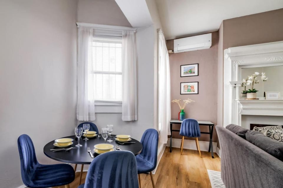 Calvert Cottage 1 - In the heart of Adams Morgan, Vintage Charm Apartment in Arlington