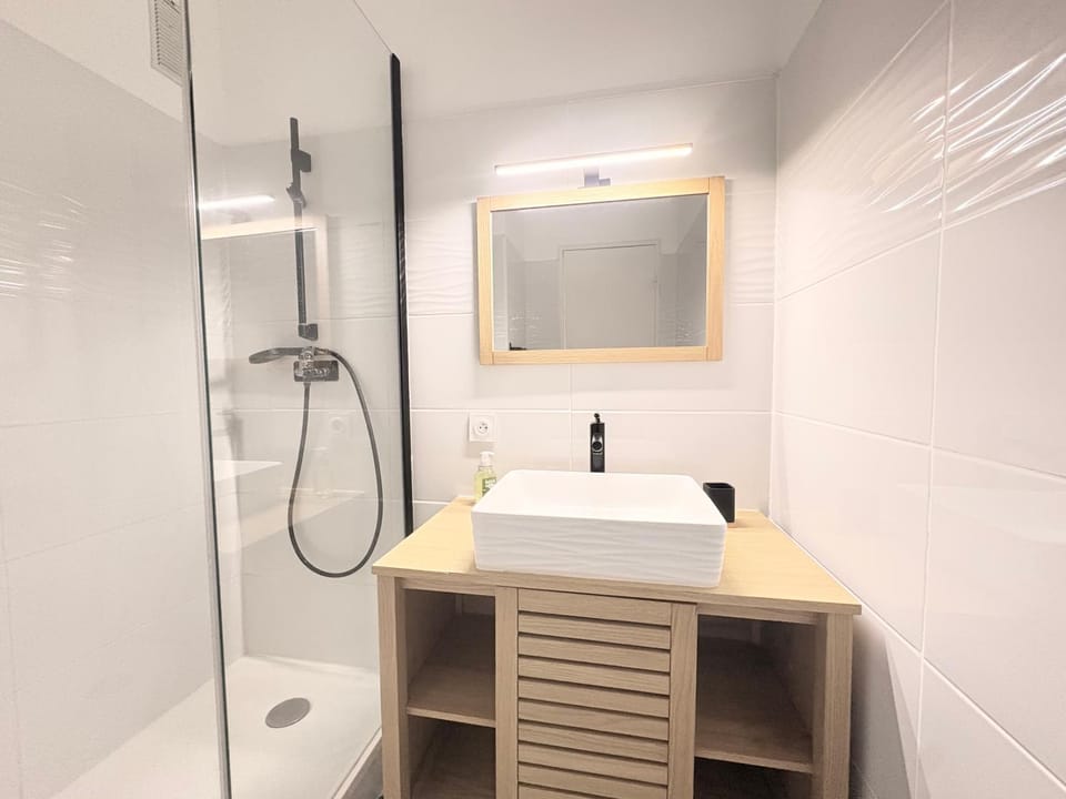 Shower, Bathroom