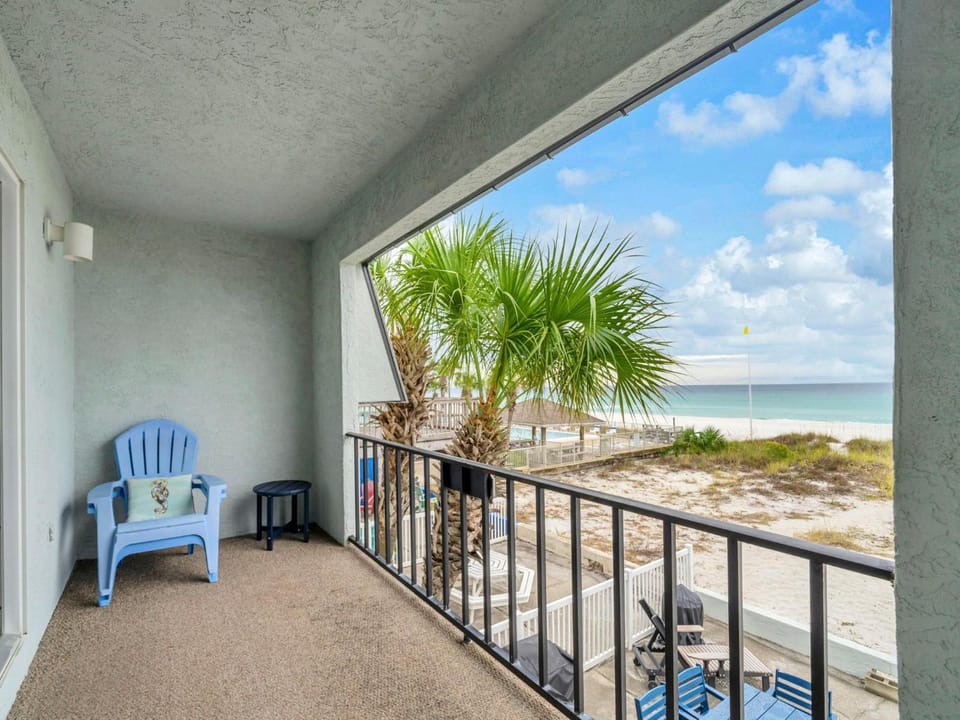 Surfs Up House in Lower Grand Lagoon