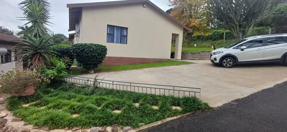 Property building, Neighbourhood, Garden, Garden view, Parking