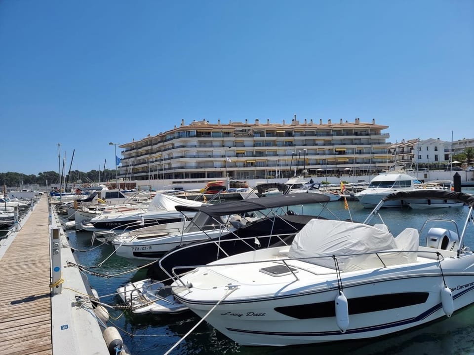 Apartamento con terraza a 200m de la playa de Riells - HISP-236-170 Apartment in L'Escala