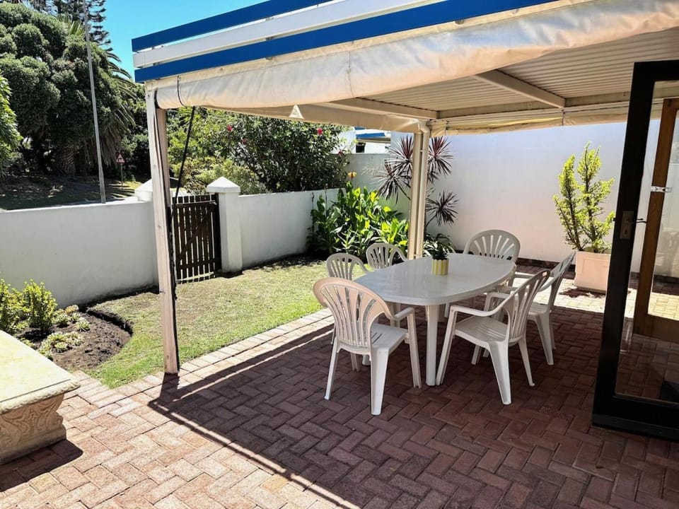 2 on Zonnenzee - Paradise Beach Apartment in Eastern Cape