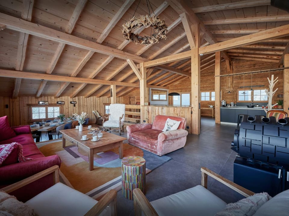 Living room, Seating area