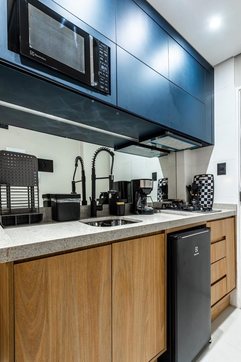 Coffee/tea facilities, Kitchen or kitchenette, microwave, minibar