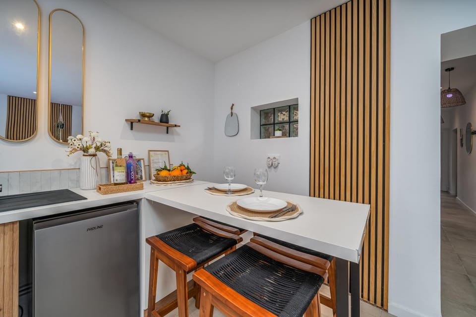 Kitchen or kitchenette, Living room