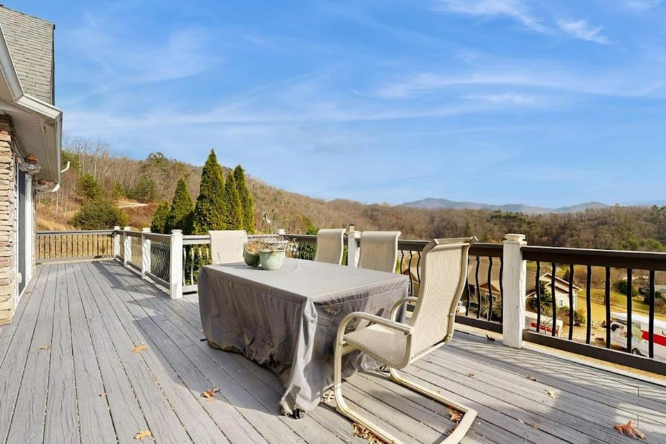 Beautiful Buck Mountain Home House in Tennessee