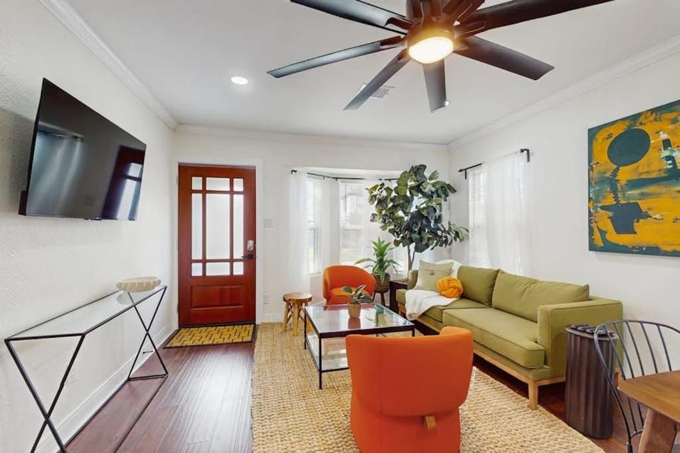 Cozy City Cottage House in Houston