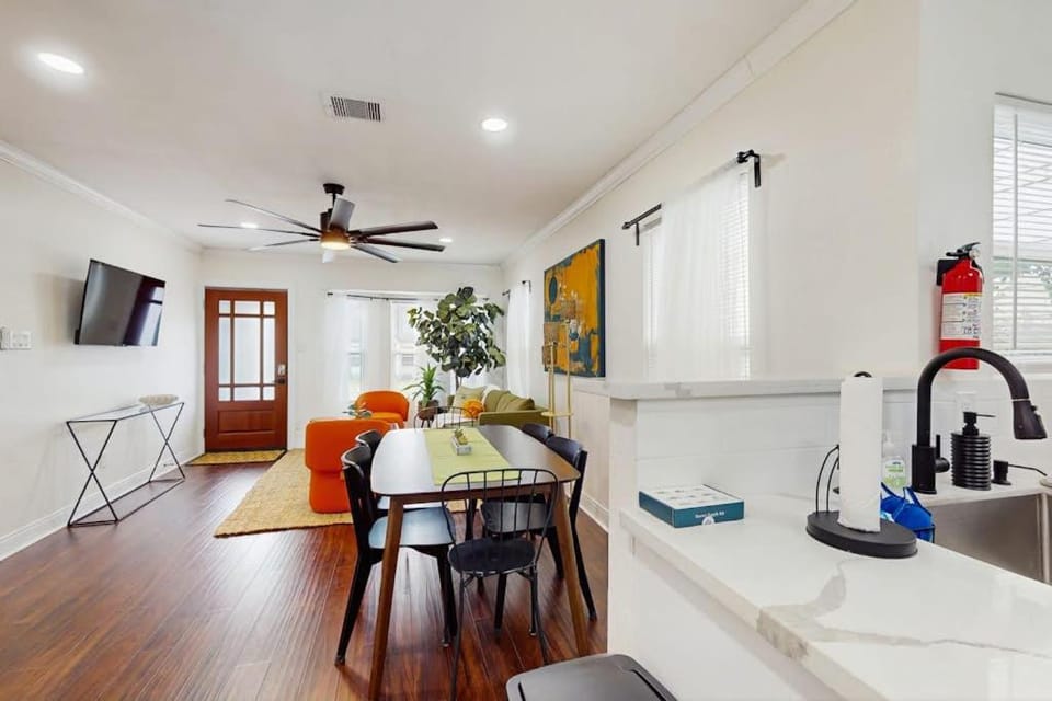Cozy City Cottage House in Harris County
