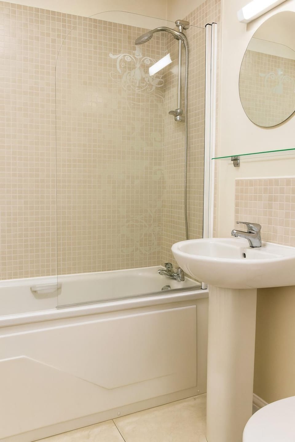 Shower, Toilet, Bathroom, Bath, towels