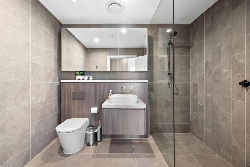 SOP 42 Stylish and Cosy 2 Bedroom Apt Apartment in Lidcombe