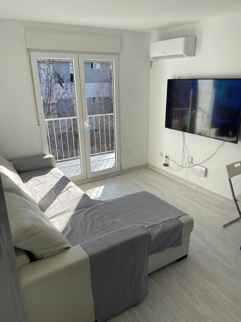 Piso trabajo Rocafort 2 Apartment in Madrid