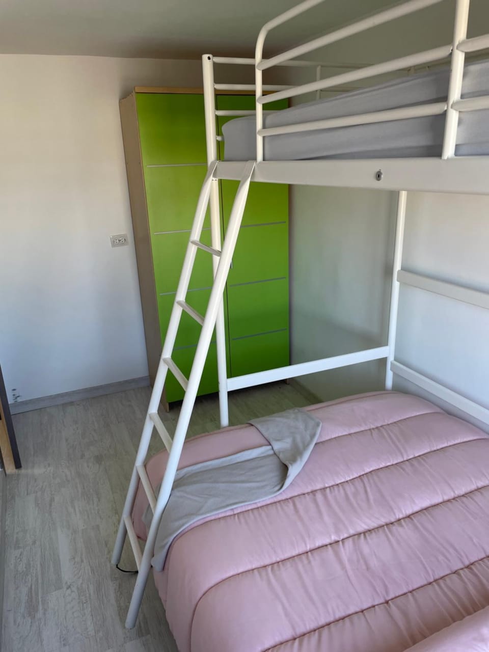 Piso trabajo Rocafort 2 Apartment in Madrid