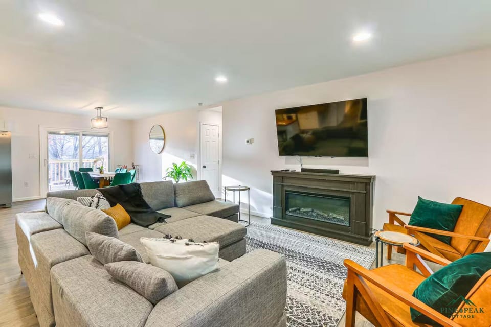 Pine Peak Cottage - Quiet Luxury in the Mountains of Bryce Resort House in Basye
