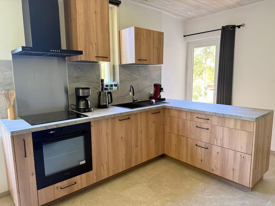 Kitchen or kitchenette, oven, stove
