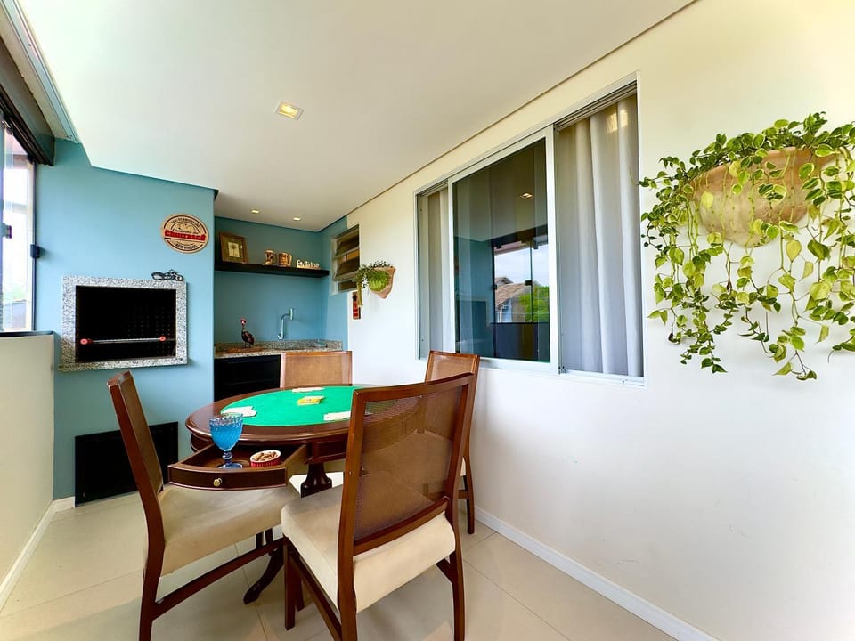 Casa Completa com Piscina Churrasqueira Wi-Fi a 300m da Praia Acomoda 10 Pessoas, 3 Quartos com Ar-Condicionado House in Penha