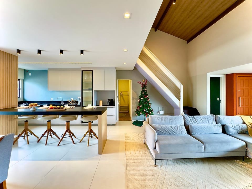 Casa Completa com Piscina Churrasqueira Wi-Fi a 300m da Praia Acomoda 10 Pessoas, 3 Quartos com Ar-Condicionado House in Penha