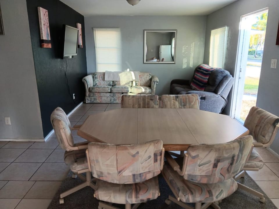 Living room, Dining area