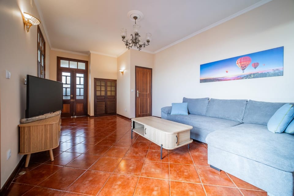 Communal lounge/ TV room, TV and multimedia, Living room, Evening entertainment