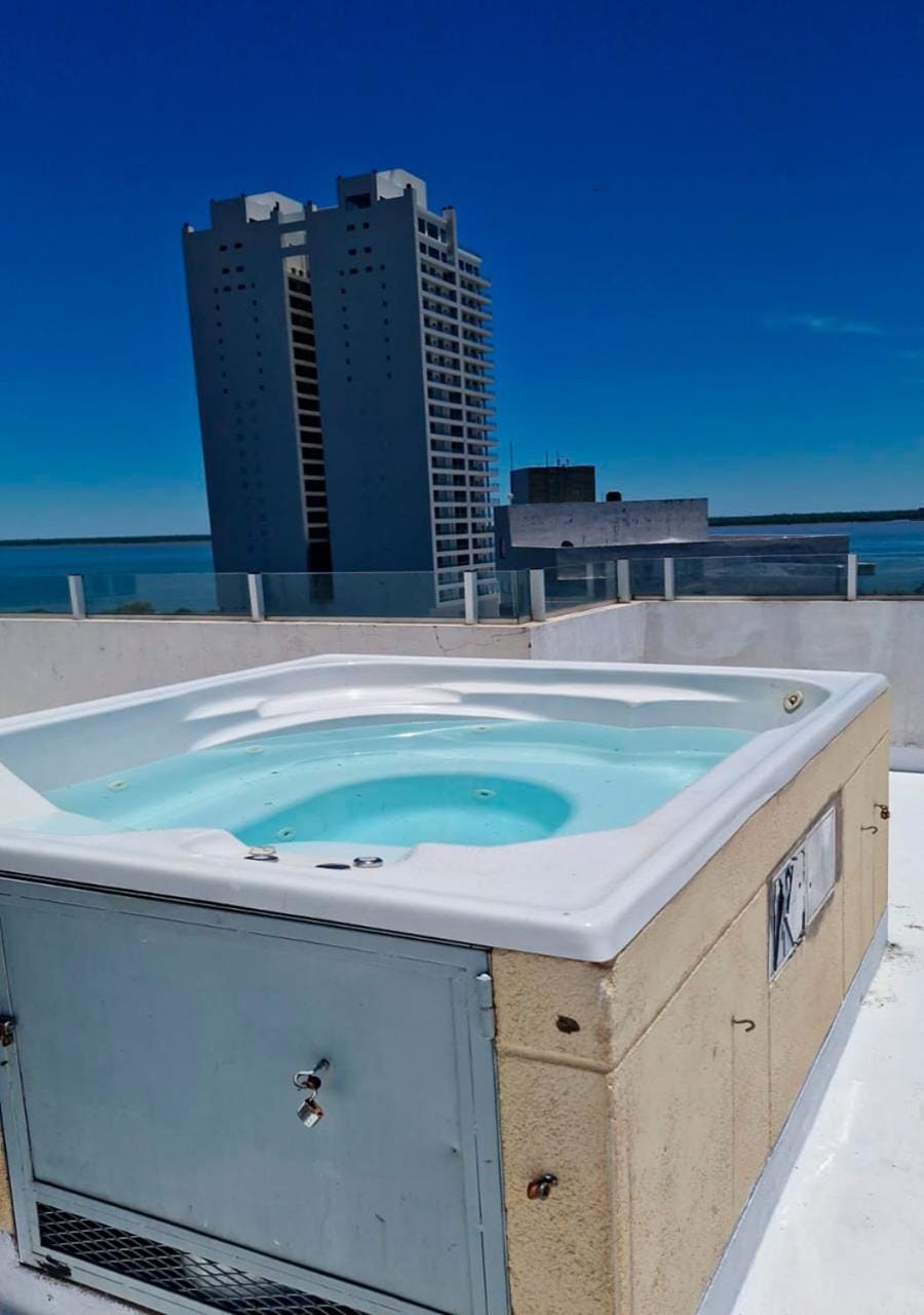 Hot Tub, Swimming pool