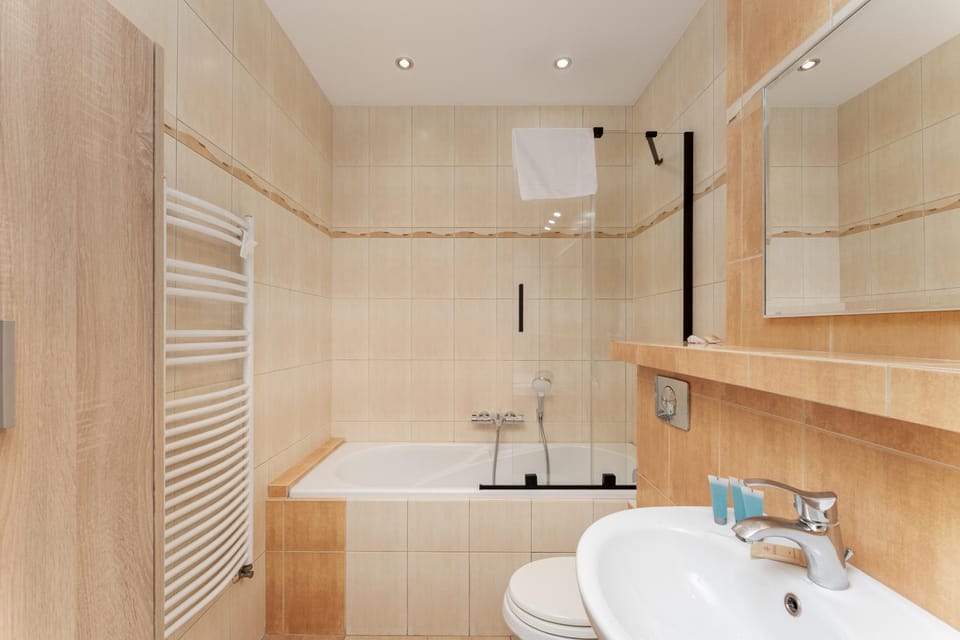 Bathroom, Bath