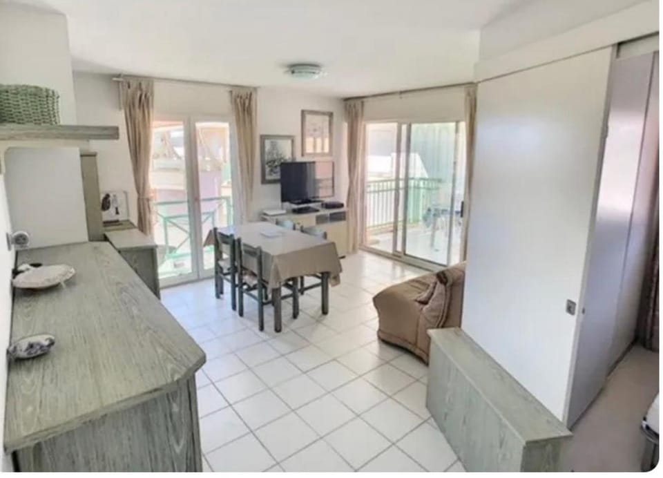 TV and multimedia, Kitchen or kitchenette, Living room, Dining area, oven, pet friendly