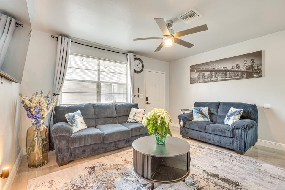 Walk to Shops, Dining & Casino: Dania Beach Home Apartment in Dania Beach