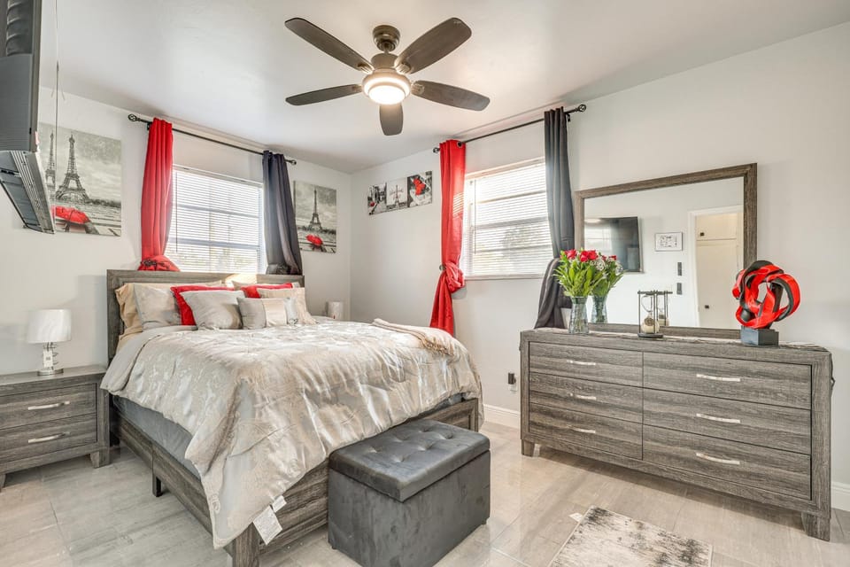 Walk to Shops, Dining & Casino: Dania Beach Home Apartment in Dania Beach