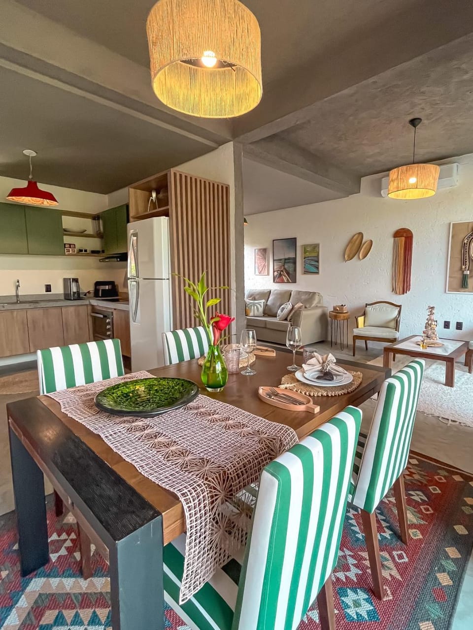 Kitchen or kitchenette, Living room, Dining area, Food
