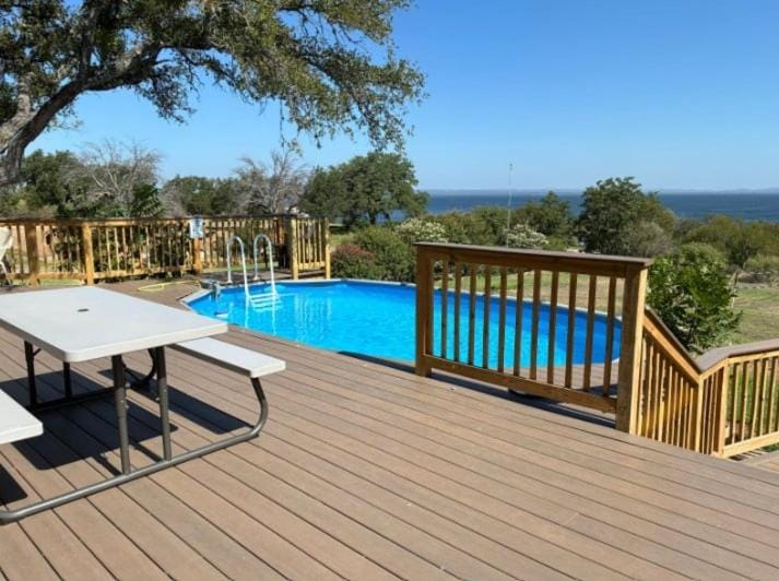 Day, Swimming pool