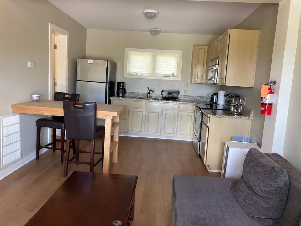 Kitchen or kitchenette, kitchen