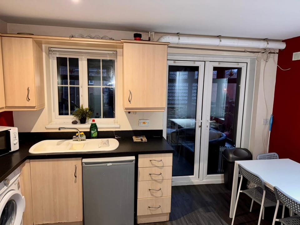 Sorrell Gardens Guest House Bed and Breakfast in Newcastle-under-Lyme