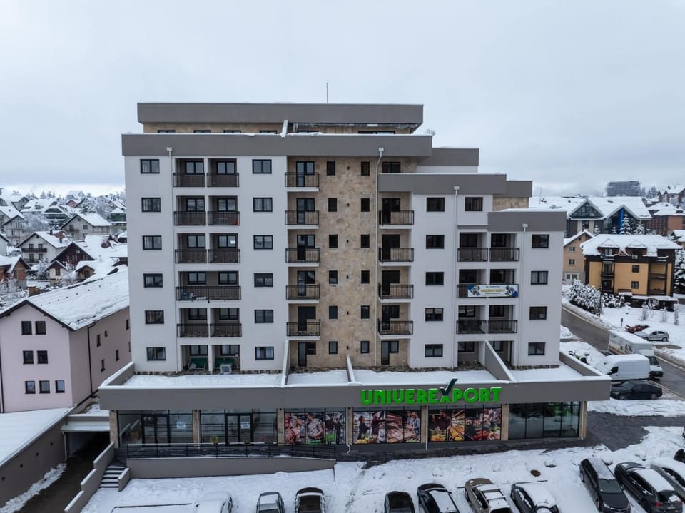 Property building, Winter, City view