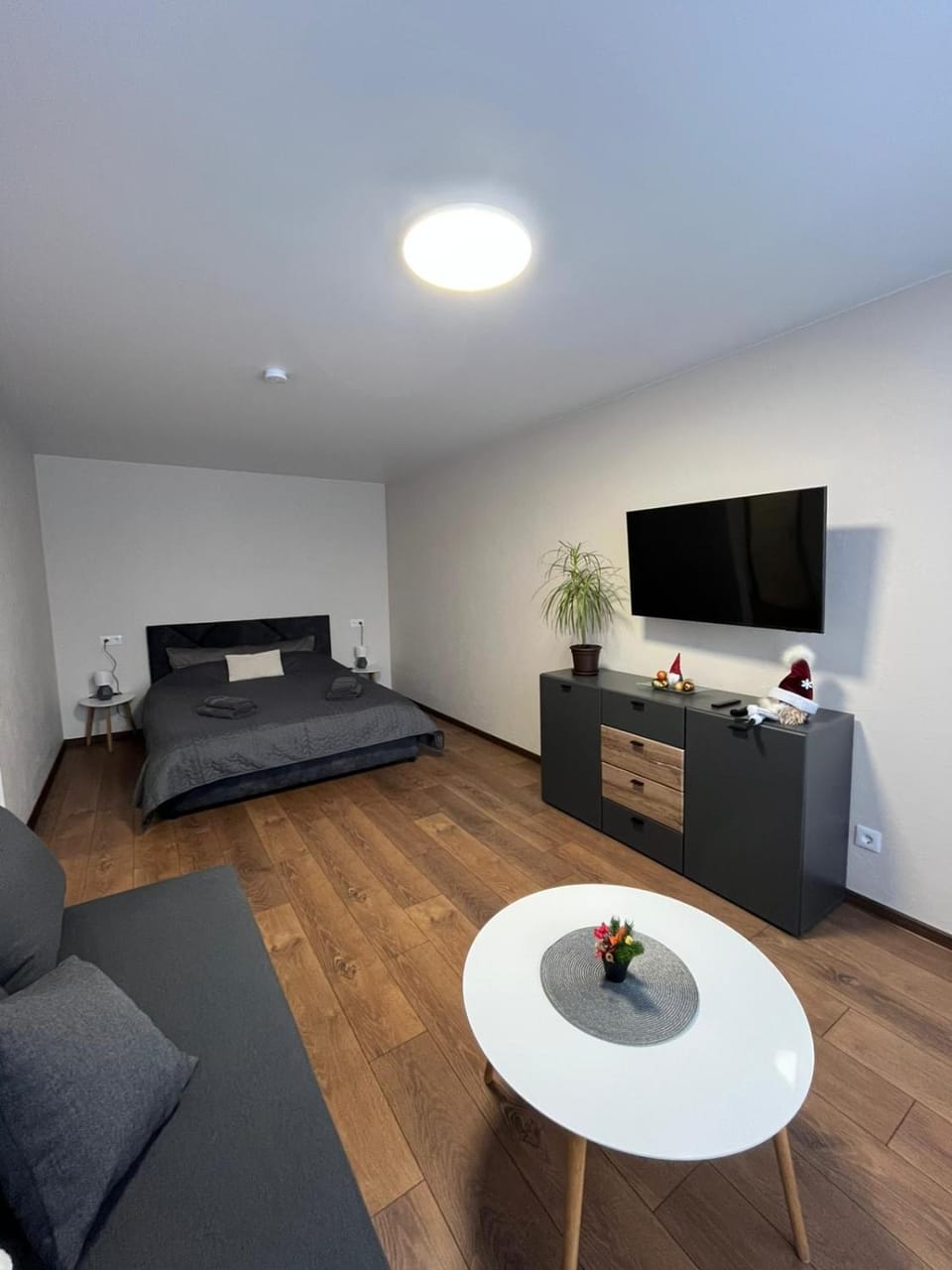 TV and multimedia, Photo of the whole room