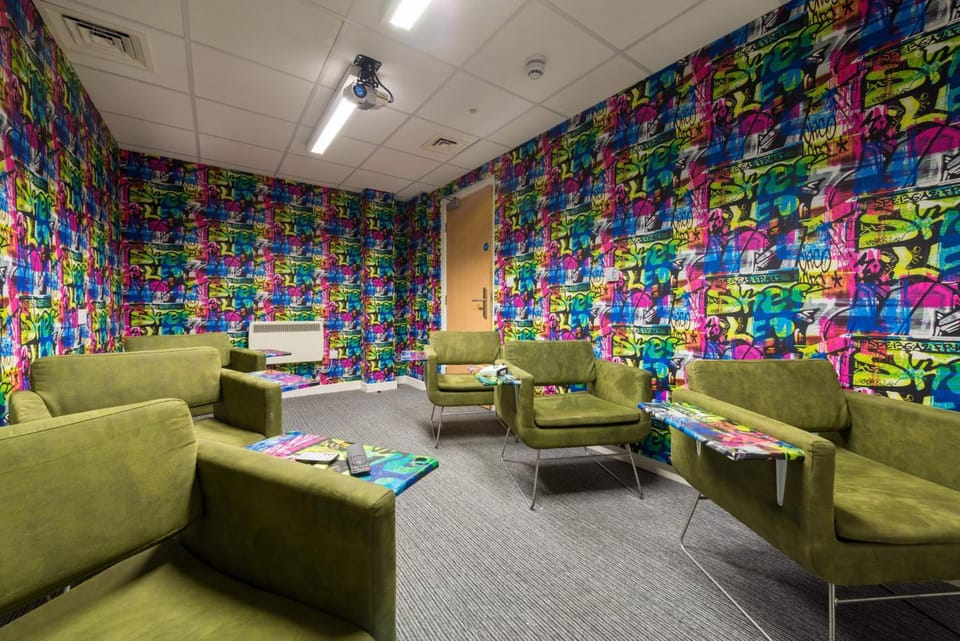 Living room, Seating area