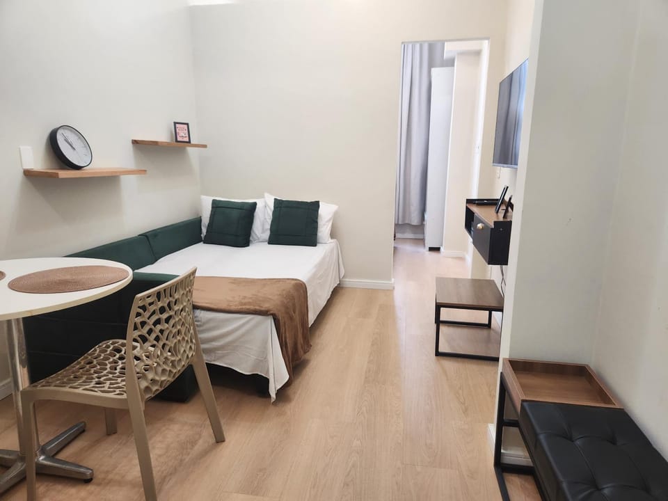 Bed, TV and multimedia, Living room, Seating area