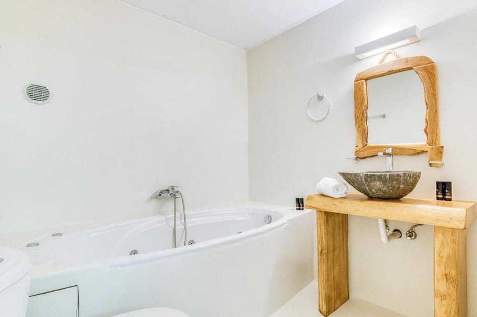 Bathroom, Bath, towels