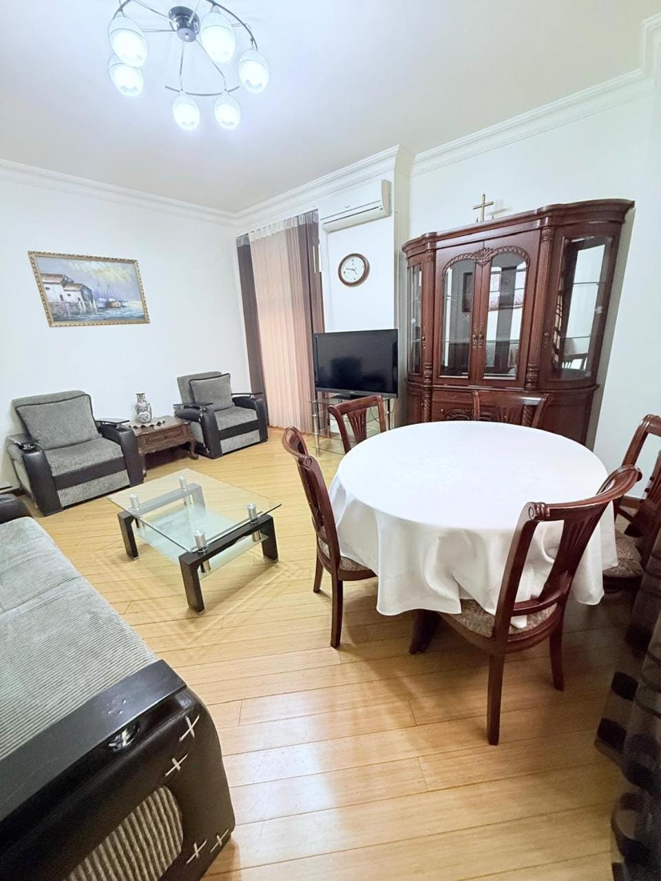 2 Bedroom 2 bathroom Republic Square Apartment in Yerevan