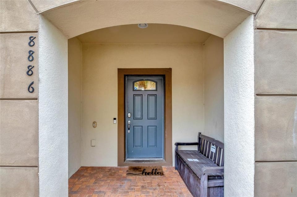 5BR Lakefront Villa with Pool Near Disney Villa in Four Corners
