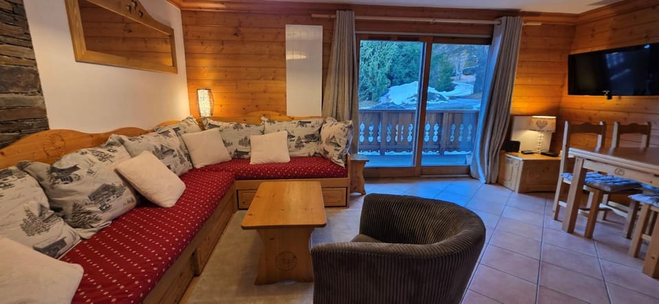 Apt 3 pièces 4 personnes 47m2 à 1min des pistes MOREL Apartment in Les Allues