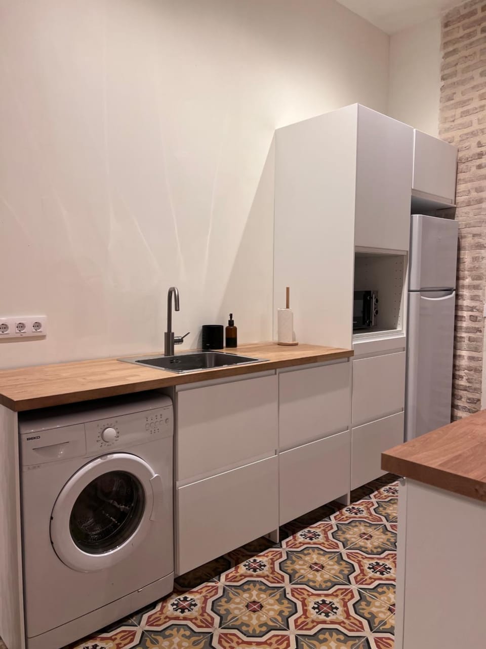 dishwasher, stove, washing machine