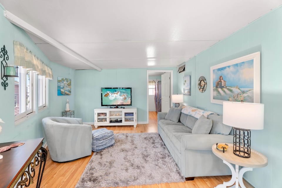 Destiny's Drive 2-bedroom, 1-bath beach home House in Hutchinson Island