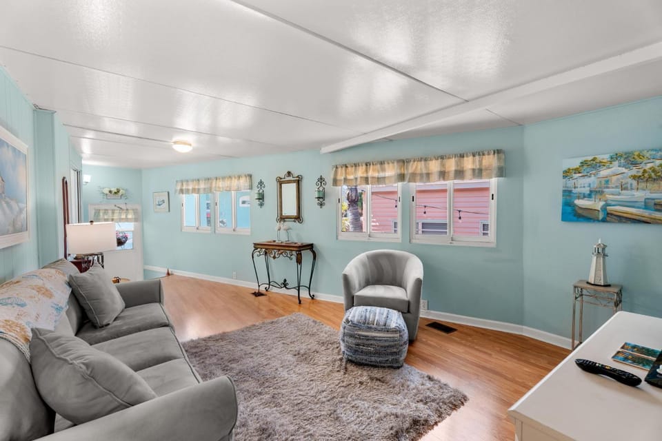 Destiny's Drive 2-bedroom, 1-bath beach home House in Hutchinson Island