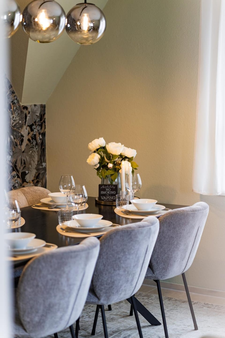 Dining area, Food
