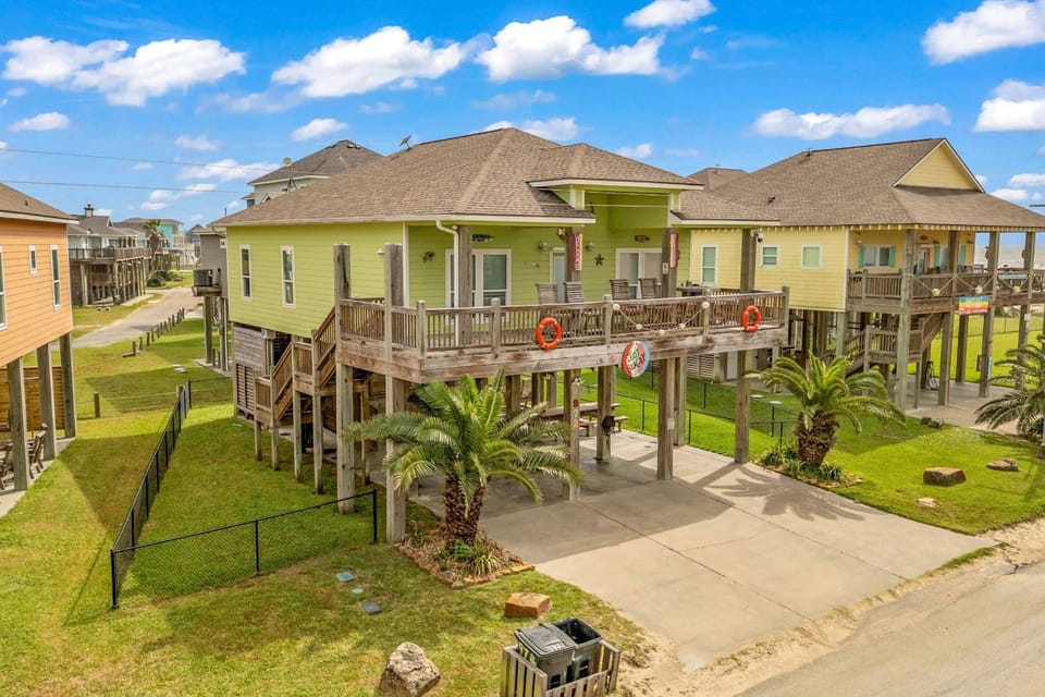 Steps to Shore! 'Just Beachy' Home w/ Deck + Views House in Bolivar Peninsula