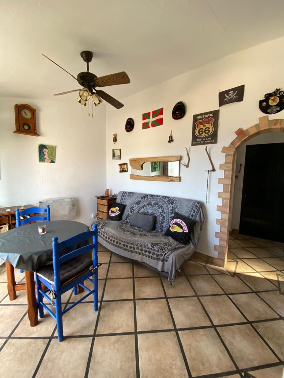 Bed, Living room
