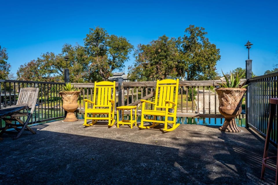 Waterfront Patio Dock Fire Pit & Ping Pong Family House in New Braunfels