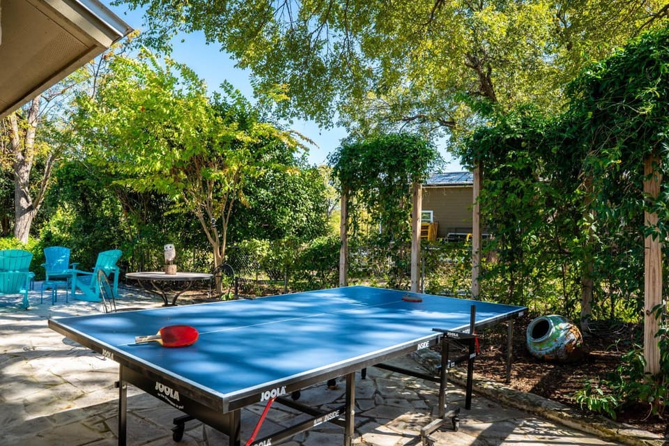 Waterfront Patio Dock Fire Pit & Ping Pong Family House in New Braunfels