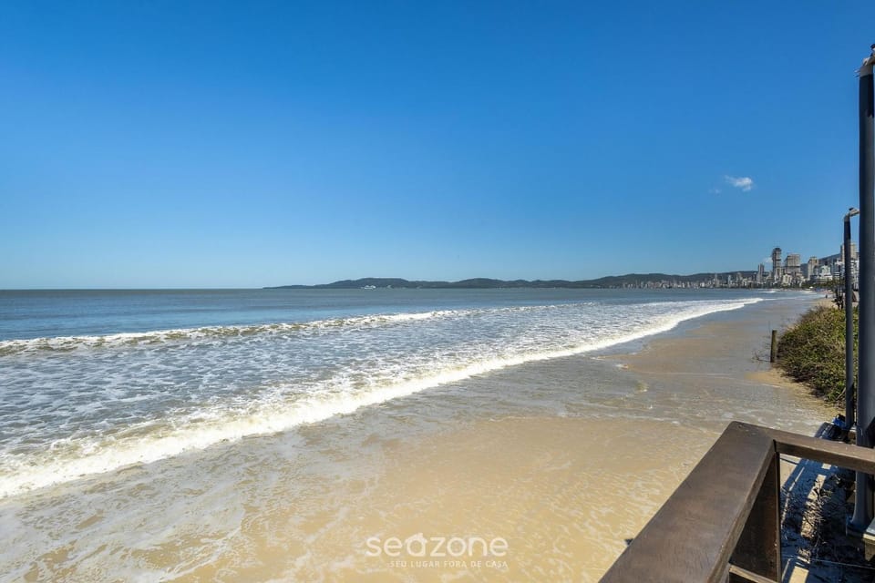Apartments in Beachfront Condo in Itapema - DNL Apartment in Porto Belo