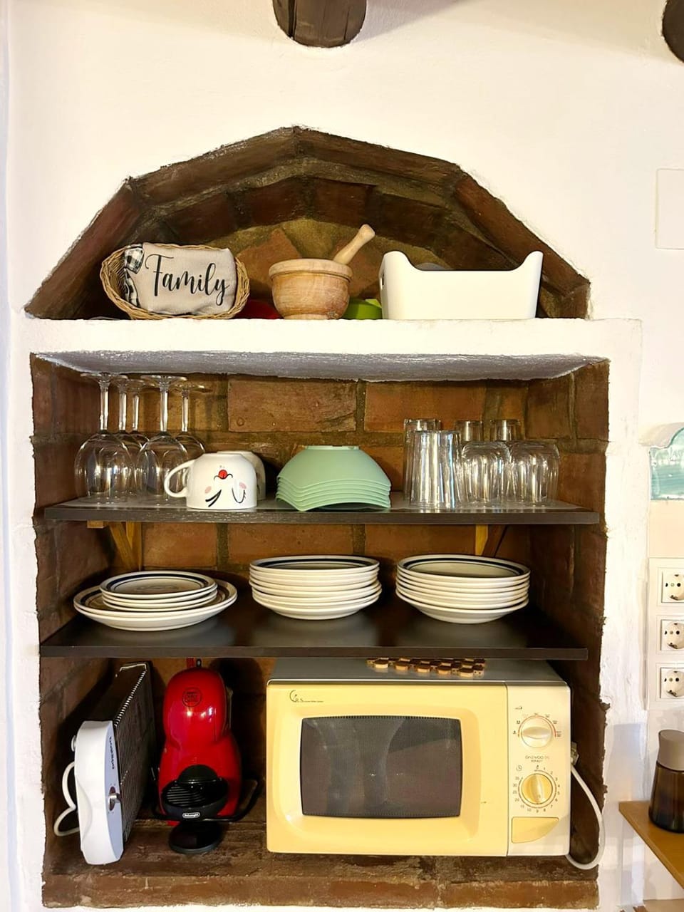 Coffee/tea facilities, Kitchen or kitchenette, microwave, toaster
