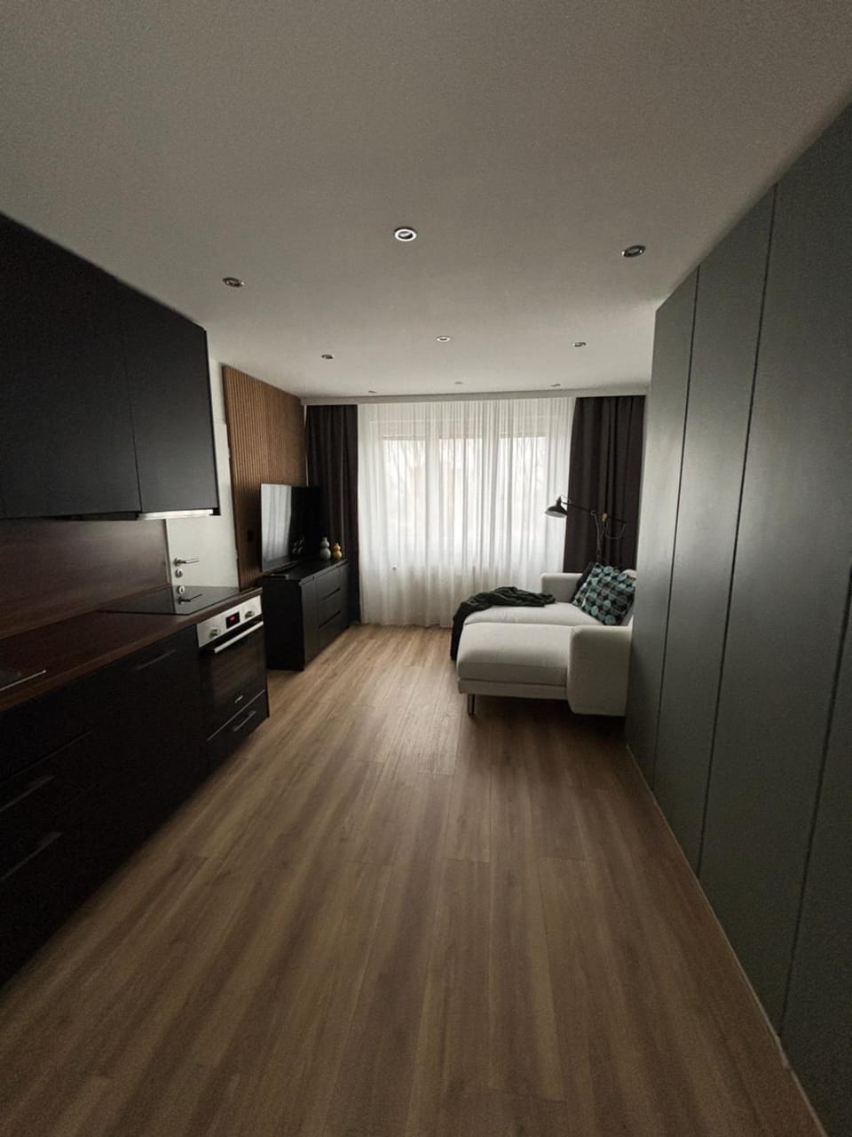 TV and multimedia, Photo of the whole room, Seating area